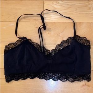 BLACK LACE BRALETTE